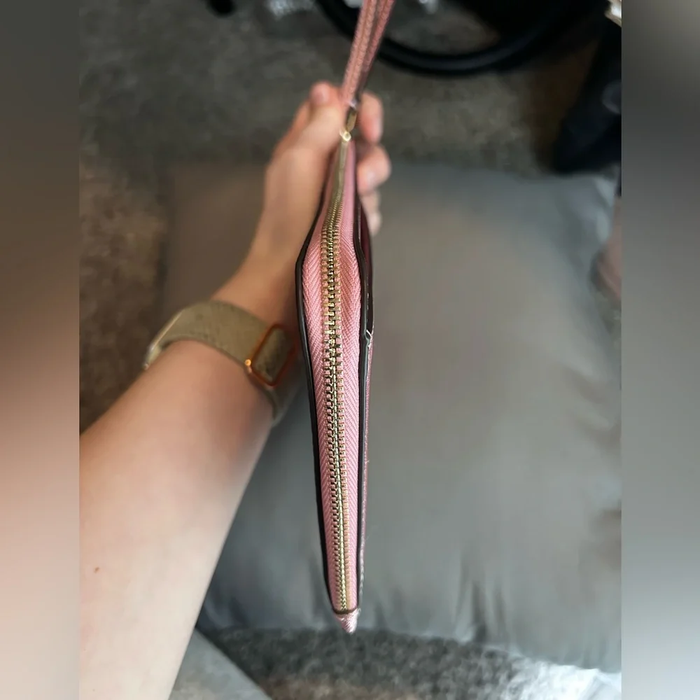 Kate Spade New York Pink Lucy Glitter L-Zip Wristlet Preppy Luxury - Picture 2 of 10